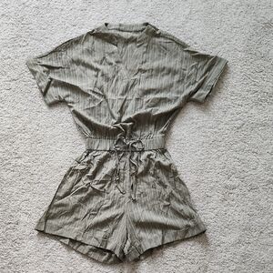 NWOT Cupshe Olive Green Romper - S